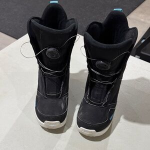 Kids snowboard boots with BOA